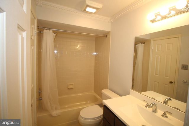 681A ROSE HOLLOW DR, Yardley, PA 19067