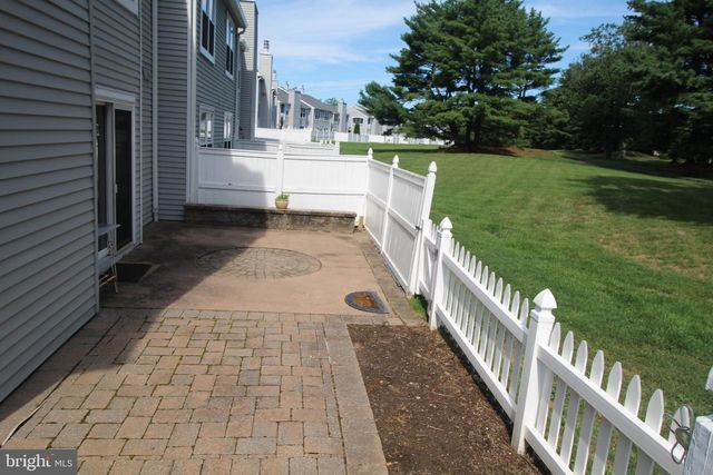 681A ROSE HOLLOW DR, Yardley, PA 19067