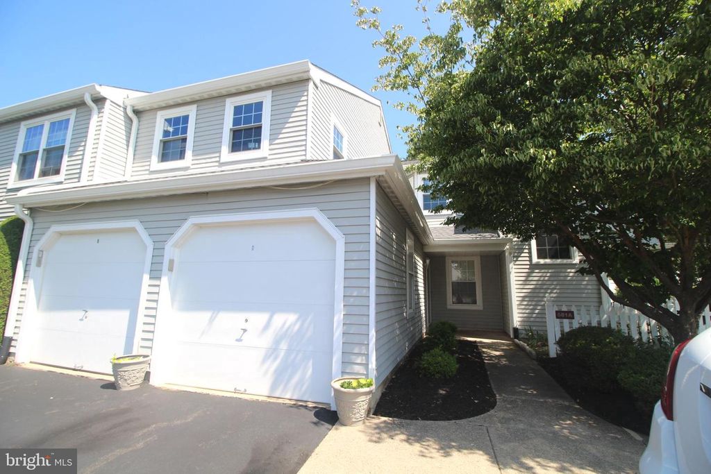681A ROSE HOLLOW DR, Yardley, PA 19067