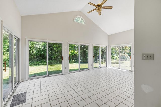 115 S Hill Road, Versailles, KY 40383