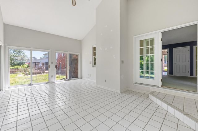 115 S Hill Road, Versailles, KY 40383