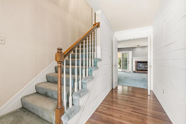 115 S Hill Road, Versailles, KY 40383