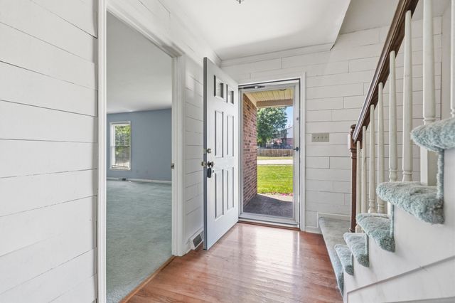 115 S Hill Road, Versailles, KY 40383