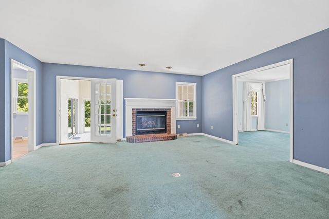 115 S Hill Road, Versailles, KY 40383
