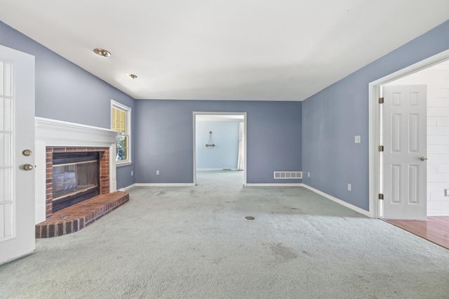 115 S Hill Road, Versailles, KY 40383