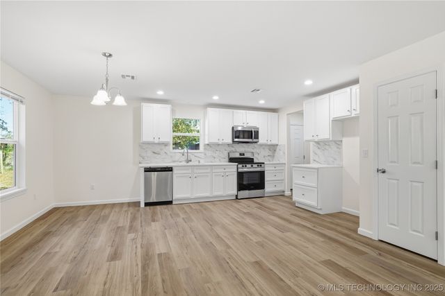 223 SE 3rd, Durant, OK 74701