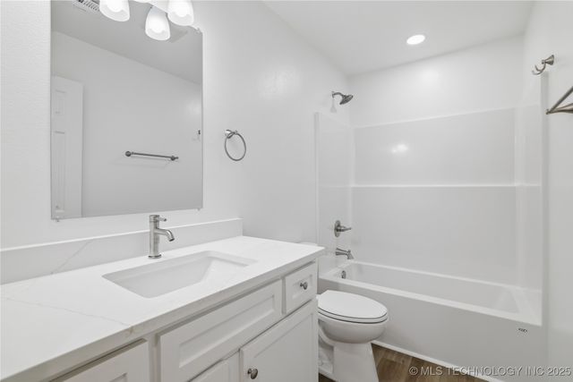 223 SE 3rd, Durant, OK 74701