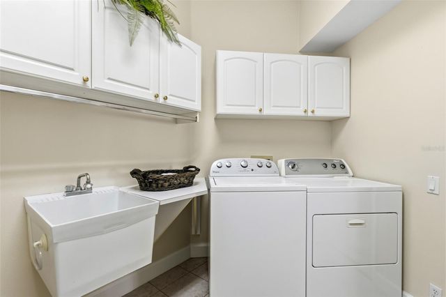 8718 54TH AVENUE E, Bradenton, FL 34211