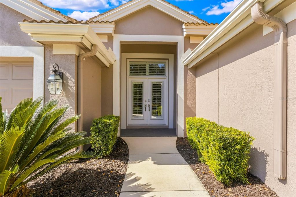 Image 12 of property listing at 8718 54TH AVENUE E, Bradenton, FL 34211