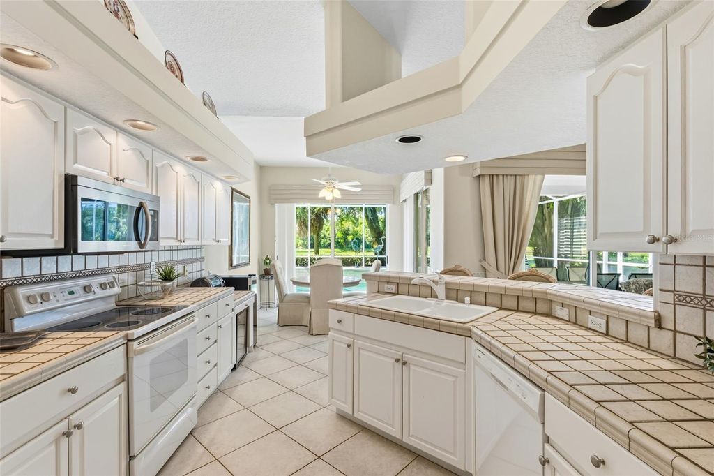 Image 25 of property listing at 8718 54TH AVENUE E, Bradenton, FL 34211