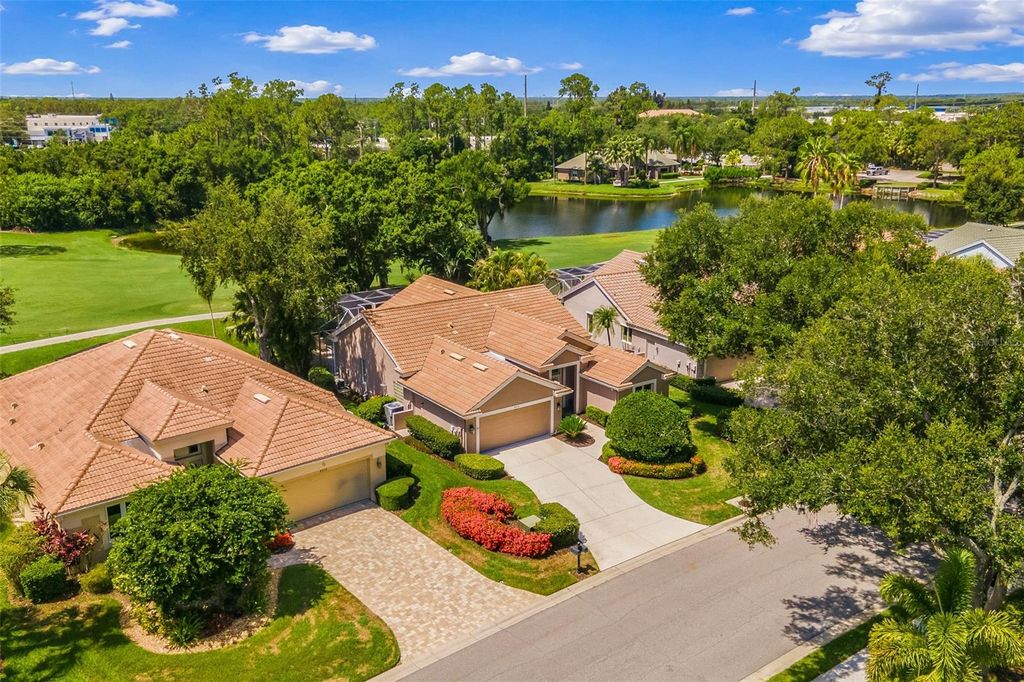 Image 5 of property listing at 8718 54TH AVENUE E, Bradenton, FL 34211