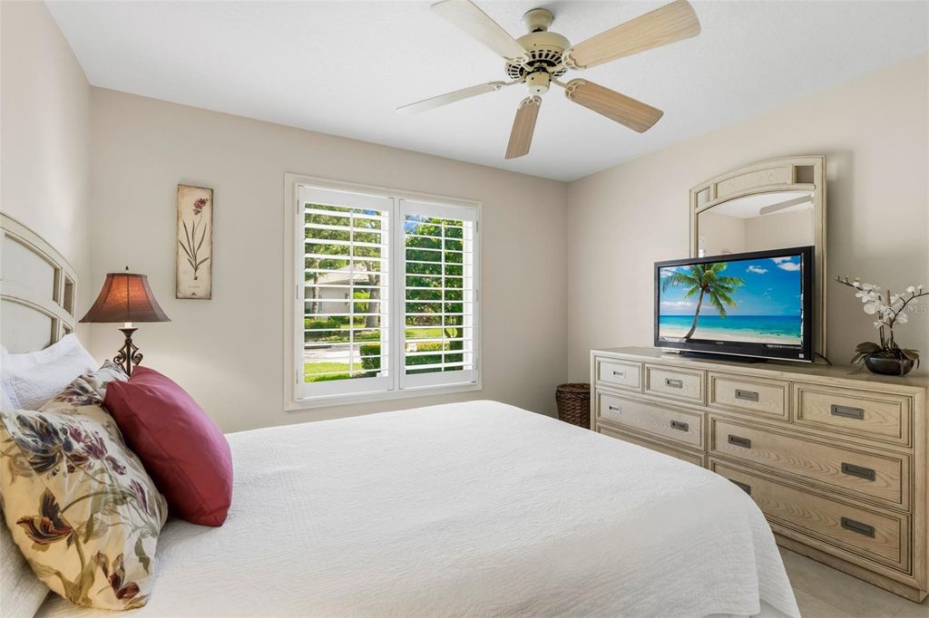 Image 49 of property listing at 8718 54TH AVENUE E, Bradenton, FL 34211