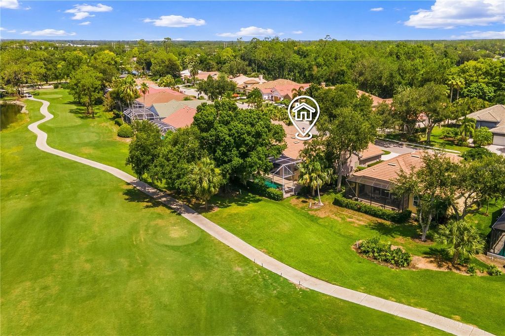 Image 7 of property listing at 8718 54TH AVENUE E, Bradenton, FL 34211