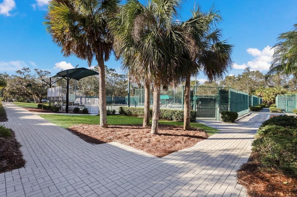 Image 77 of property listing at 8718 54TH AVENUE E, Bradenton, FL 34211