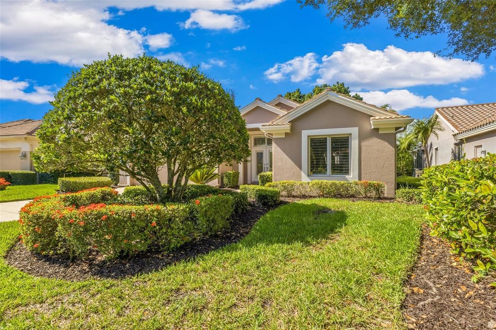 Image 10 of property listing at 8718 54TH AVENUE E, Bradenton, FL 34211
