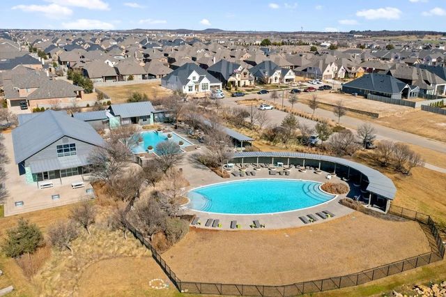 925 Plaza Lane, Argyle, TX 76226