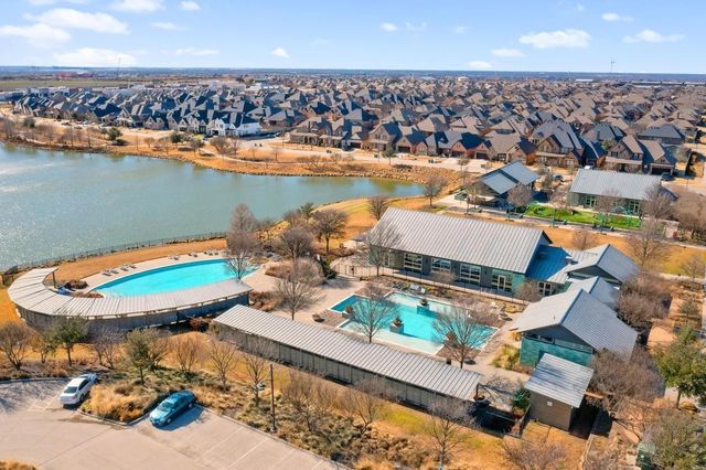 925 Plaza Lane, Argyle, TX 76226