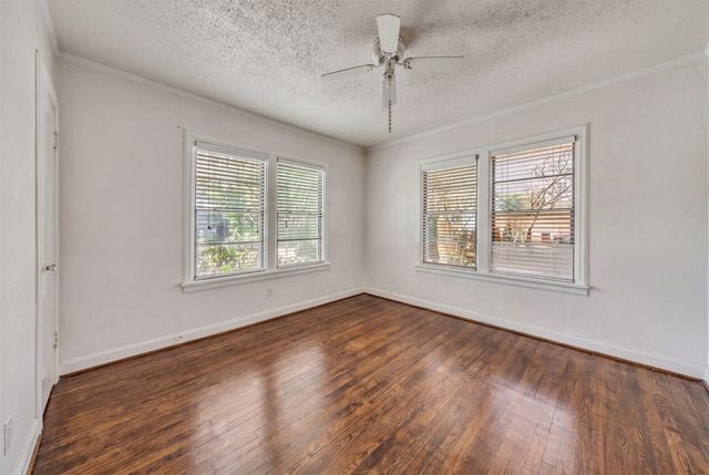 4313 El Campo Avenue, Fort Worth, TX 76107