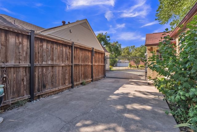 4313 El Campo Avenue, Fort Worth, TX 76107