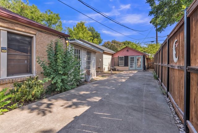 4313 El Campo Avenue, Fort Worth, TX 76107