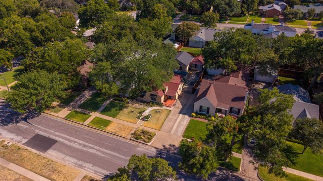 4313 El Campo Avenue, Fort Worth, TX 76107