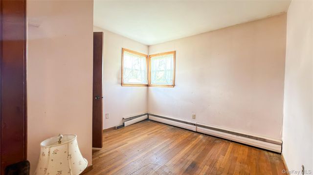 64 Grand Avenue, Lindenhurst, NY 11757