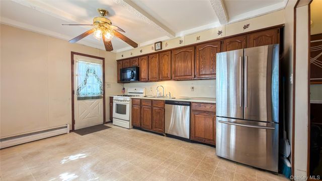 64 Grand Avenue, Lindenhurst, NY 11757