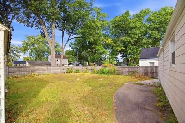 62 Haumont Ter, Springfield, MA 01104