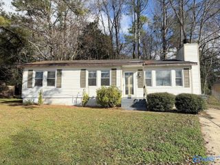 2901 Cochise Circle NW, Huntsville, AL 35810