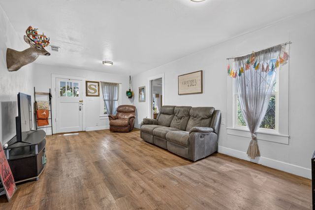 110 W Brown Street, Lipan, TX 76462