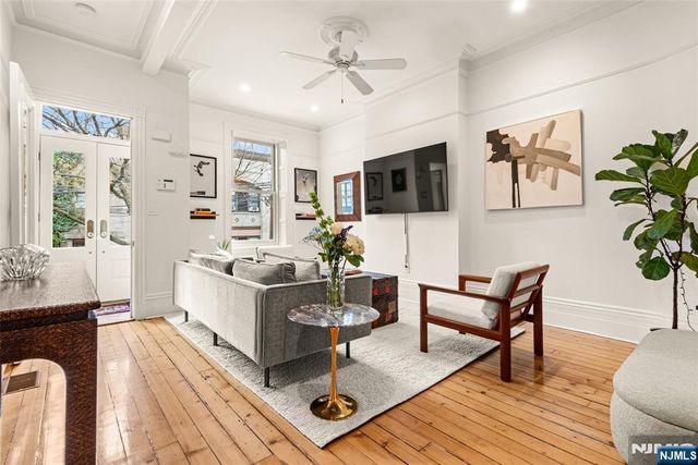 210 13th Street, Hoboken, NJ 07030