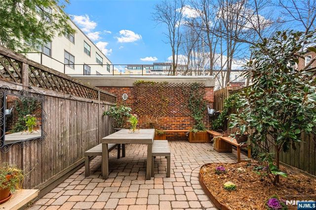 210 13th Street, Hoboken, NJ 07030