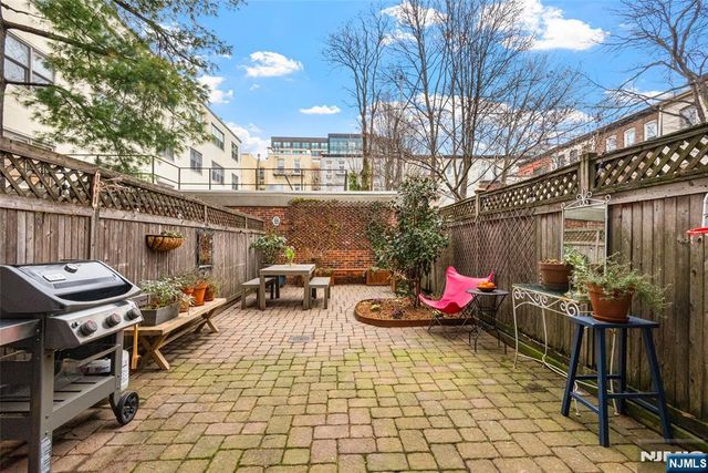 210 13th Street, Hoboken, NJ 07030
