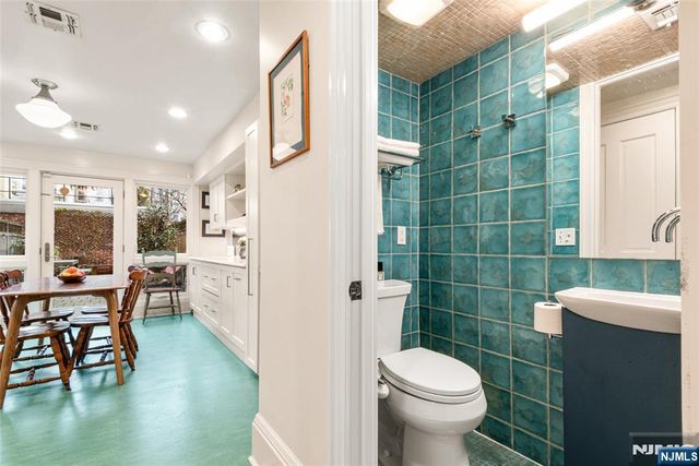 210 13th Street, Hoboken, NJ 07030