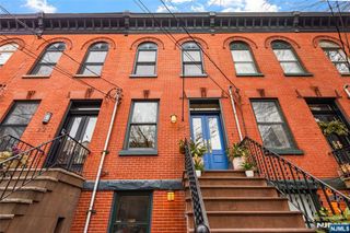 210 13th Street, Hoboken, NJ 07030
