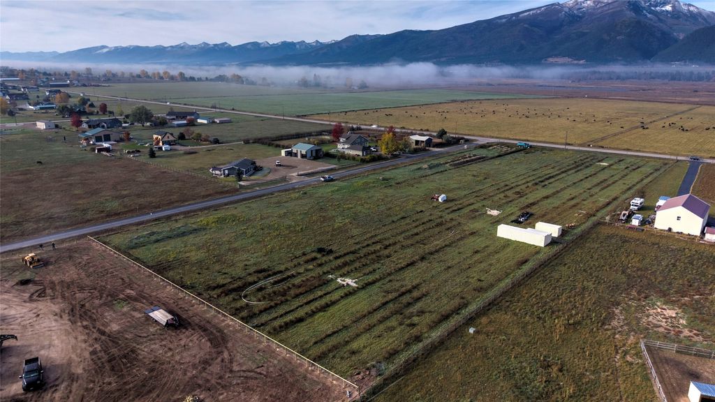 352 Lonesome Pine Trail, Stevensville, MT 59870 photo 2