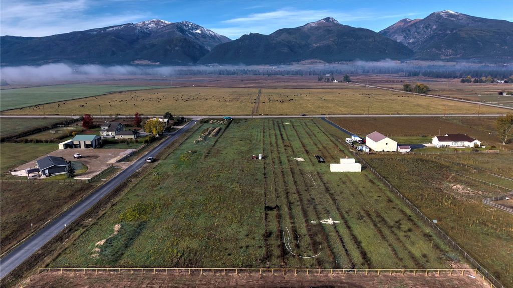 352 Lonesome Pine Trail, Stevensville, MT 59870 photo 3