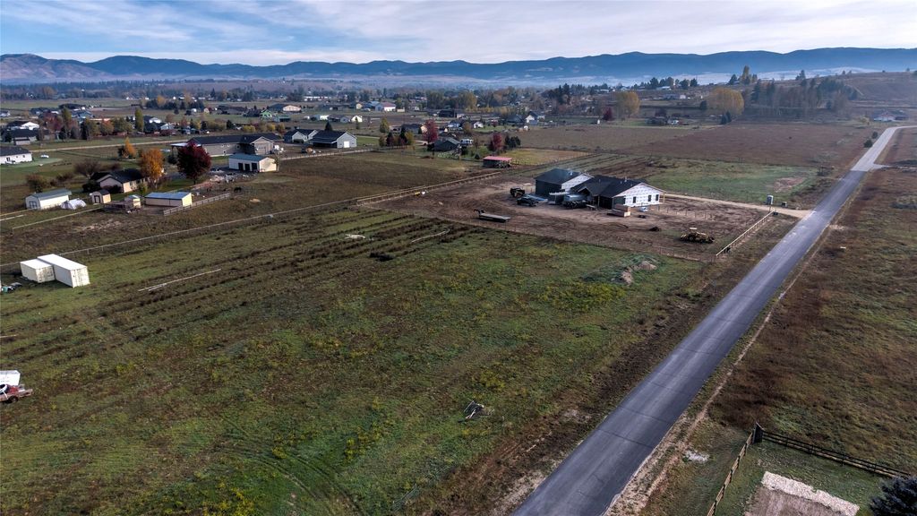 352 Lonesome Pine Trail, Stevensville, MT 59870 photo 5