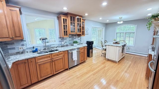 83 Ash St, Spencer, MA 01265