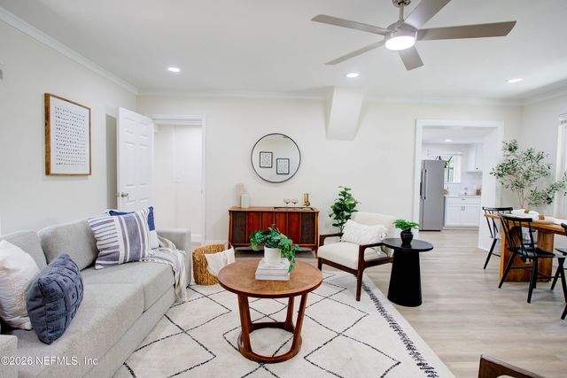 7227 WENDY Circle, Jacksonville, FL 32211