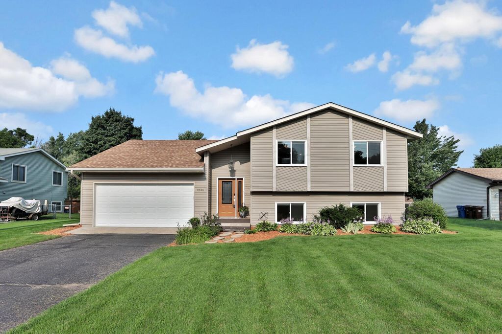 11629 Louisiana Avenue N, Champlin, MN 55316