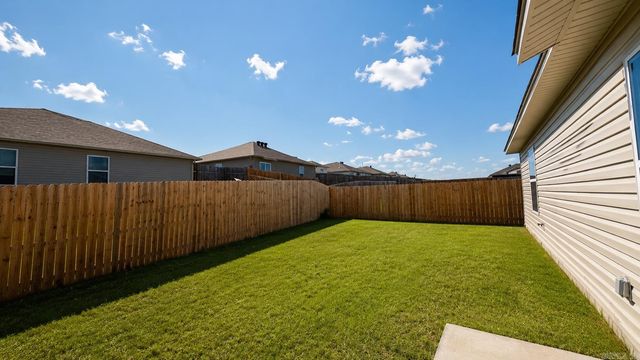 4081 Kings River Trl, Bauxite, AR 72011