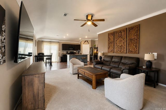 4081 Kings River Trl, Bauxite, AR 72011