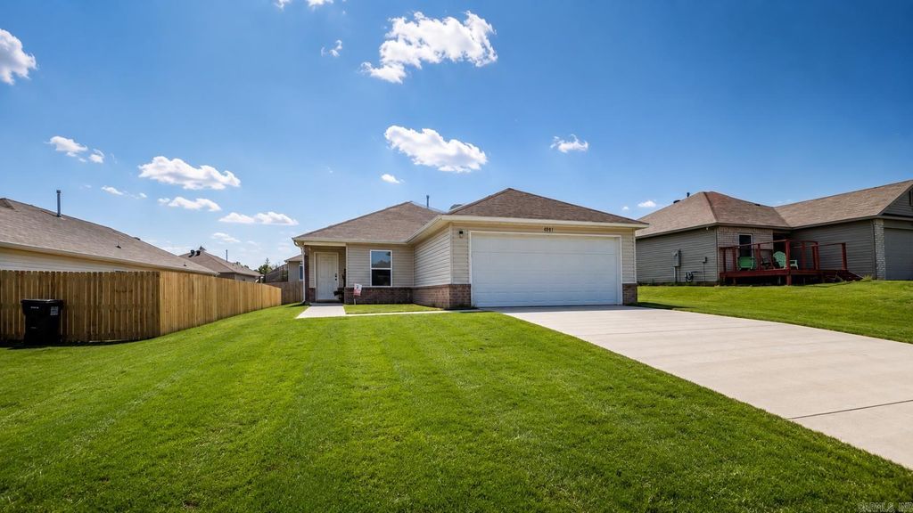 4081 Kings River Trl, Bauxite, AR 72011