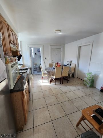 416 Walnut St 3, Newark City, NJ 07105