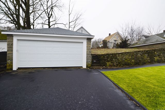 21 Nichols Street, Ansonia, CT 06401