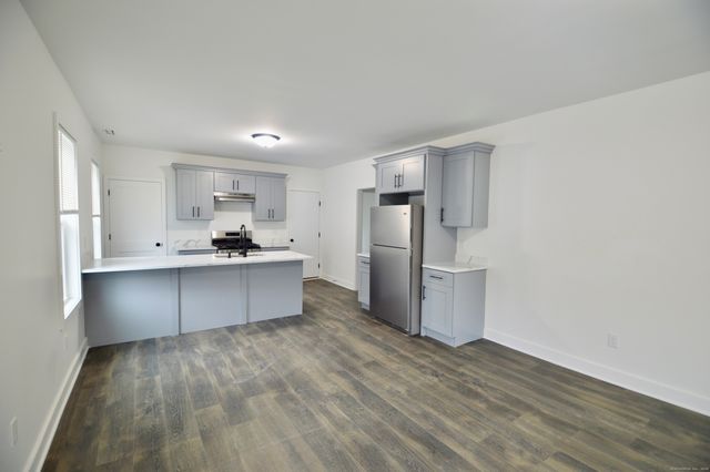 21 Nichols Street, Ansonia, CT 06401