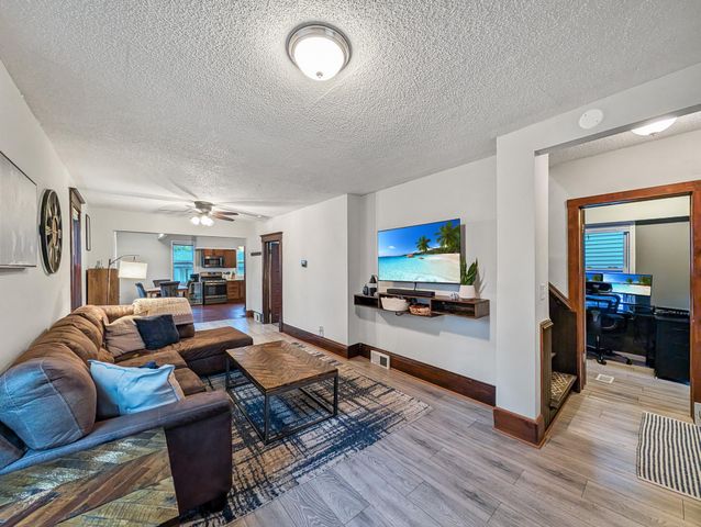 1532 Monroe Street NE, Minneapolis, MN 55413