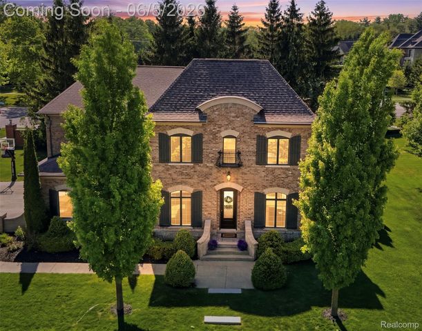 55951 Ashbrooke Drive W, Shelby Charter Township, MI 48316