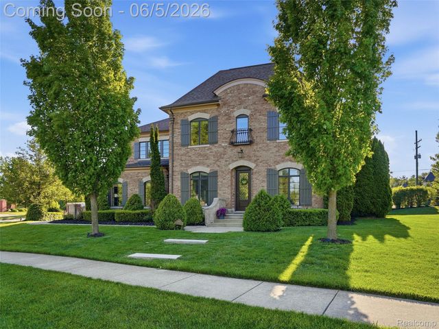 55951 Ashbrooke Drive W, Shelby Charter Township, MI 48316